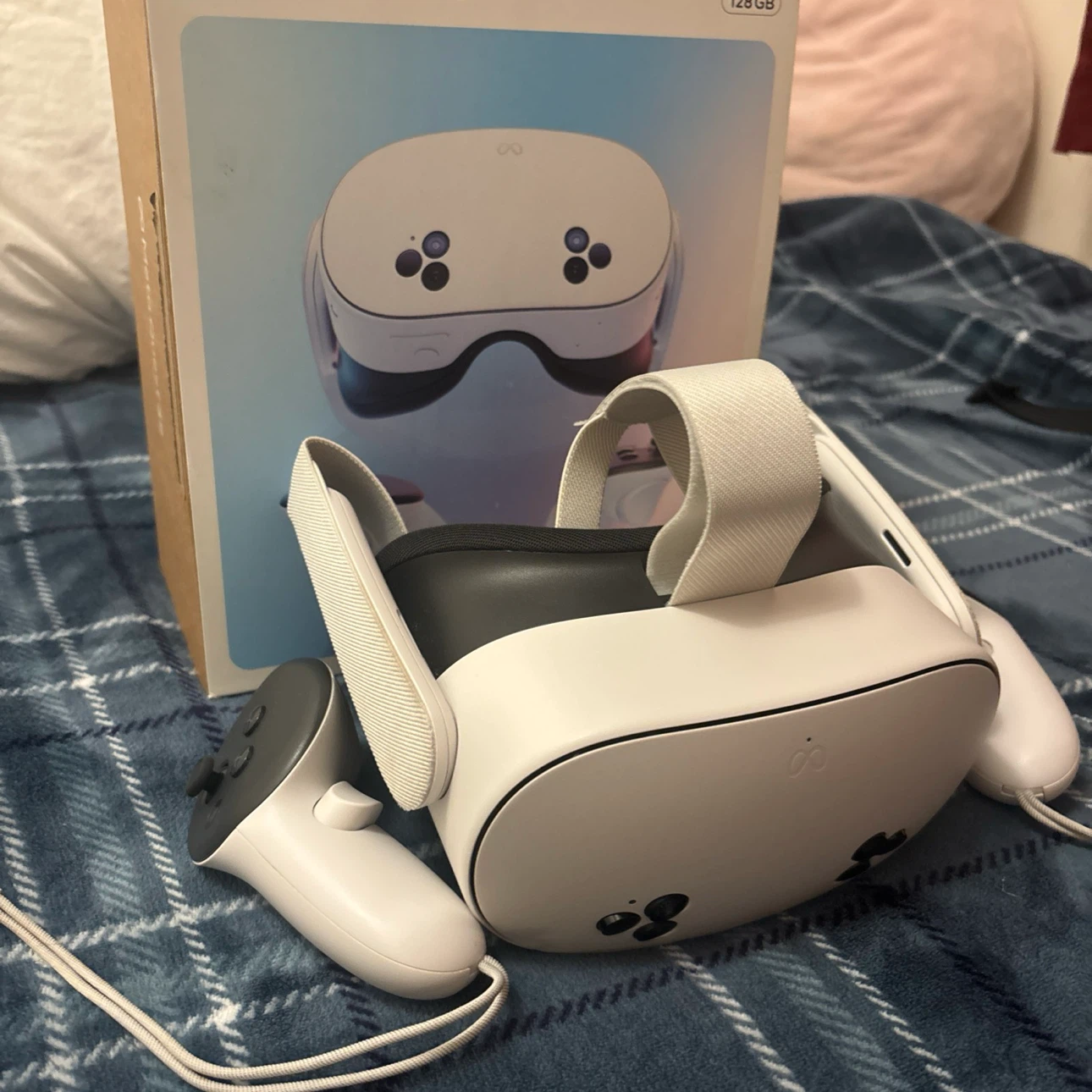 Meta quest 3s 128GB with charger and box open box only
