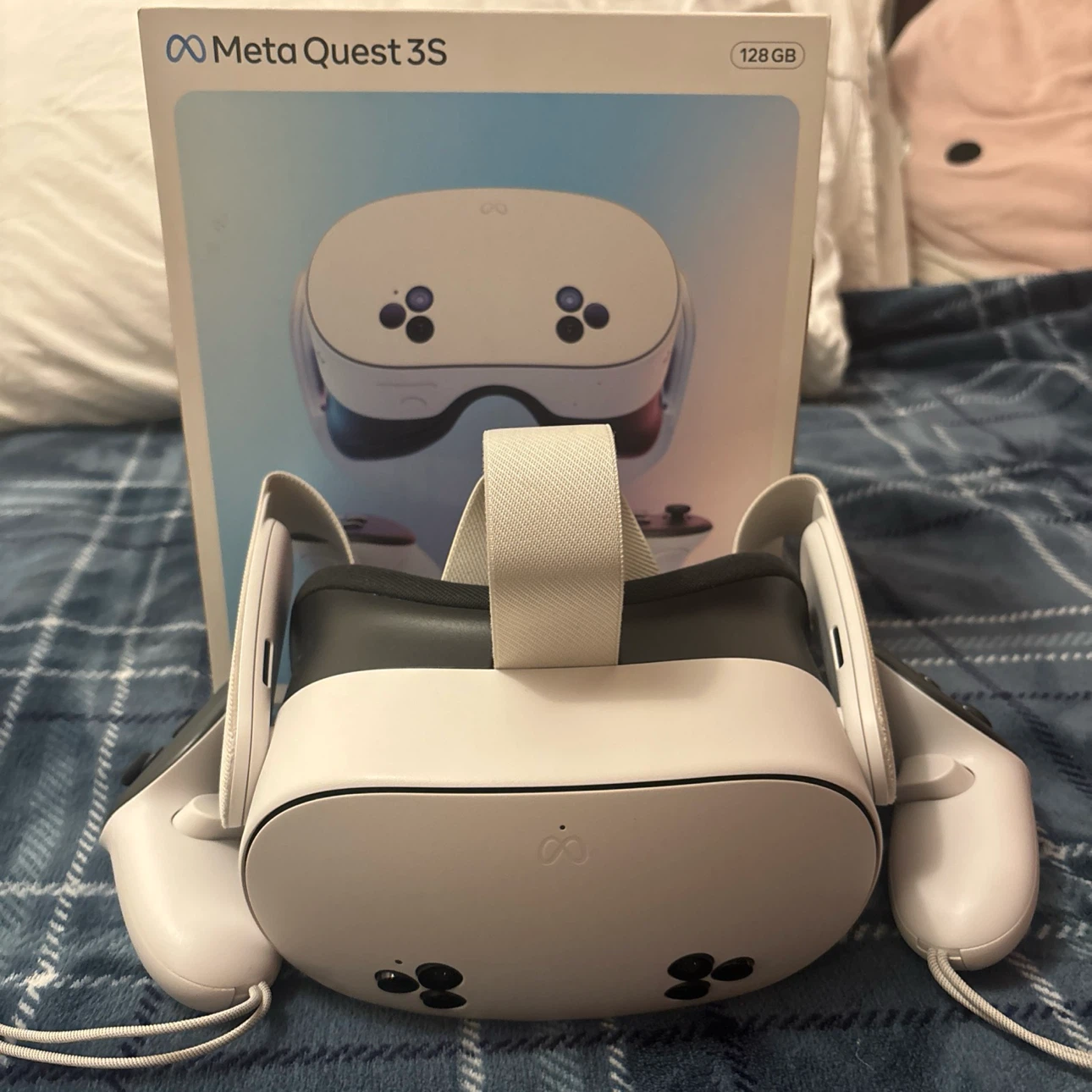 Meta quest 3s 128GB with charger and box open box only - photo 2