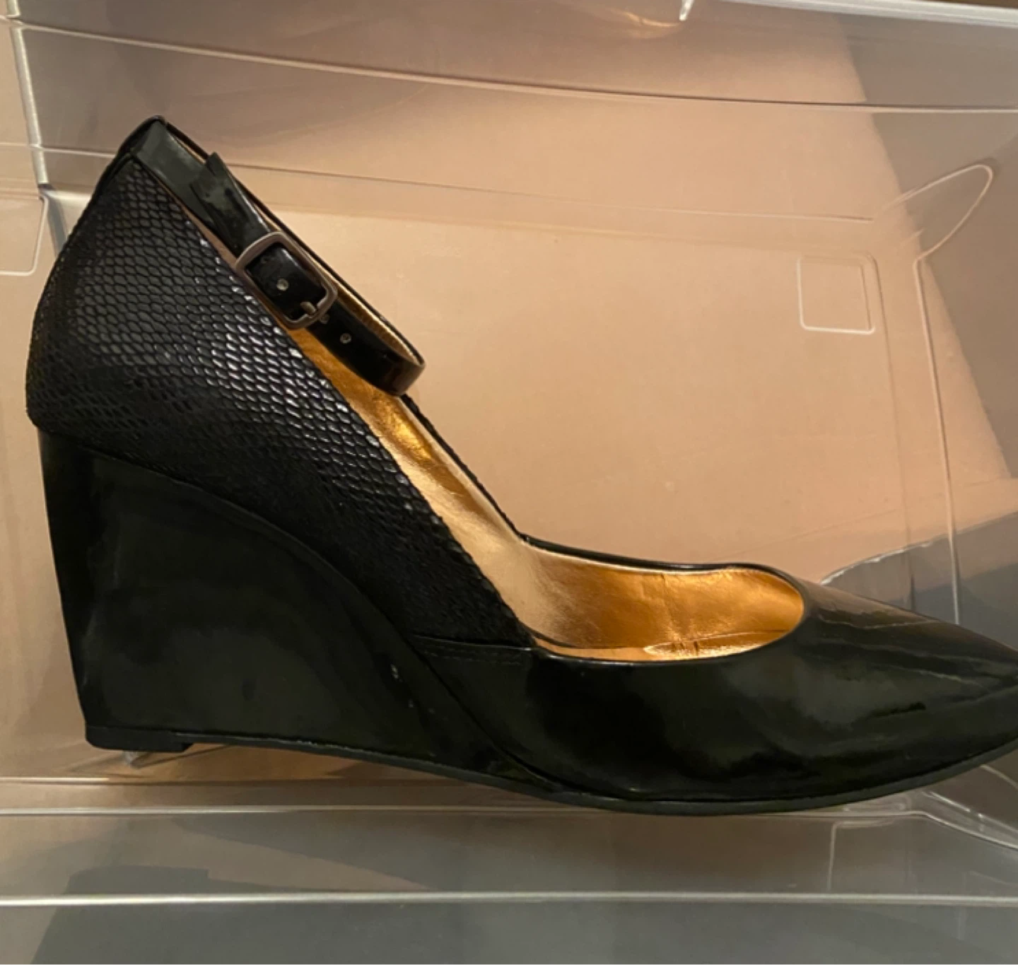 BCBG Generation Black Patent Wedge Heels with Ankle Strap Size 9 - photo 2
