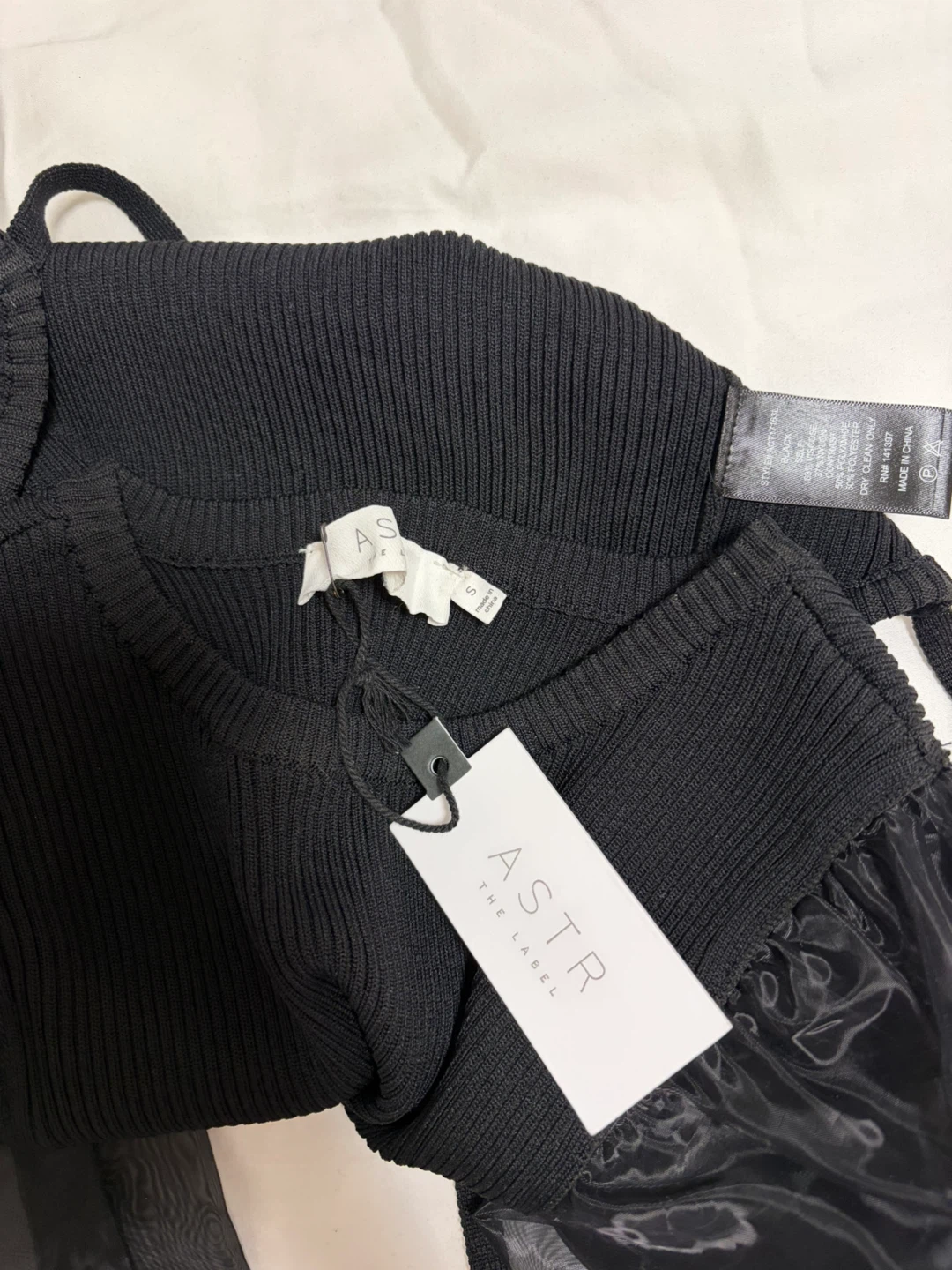 ASTR The Label Black Top with Puff Sleeves Size S - photo 3