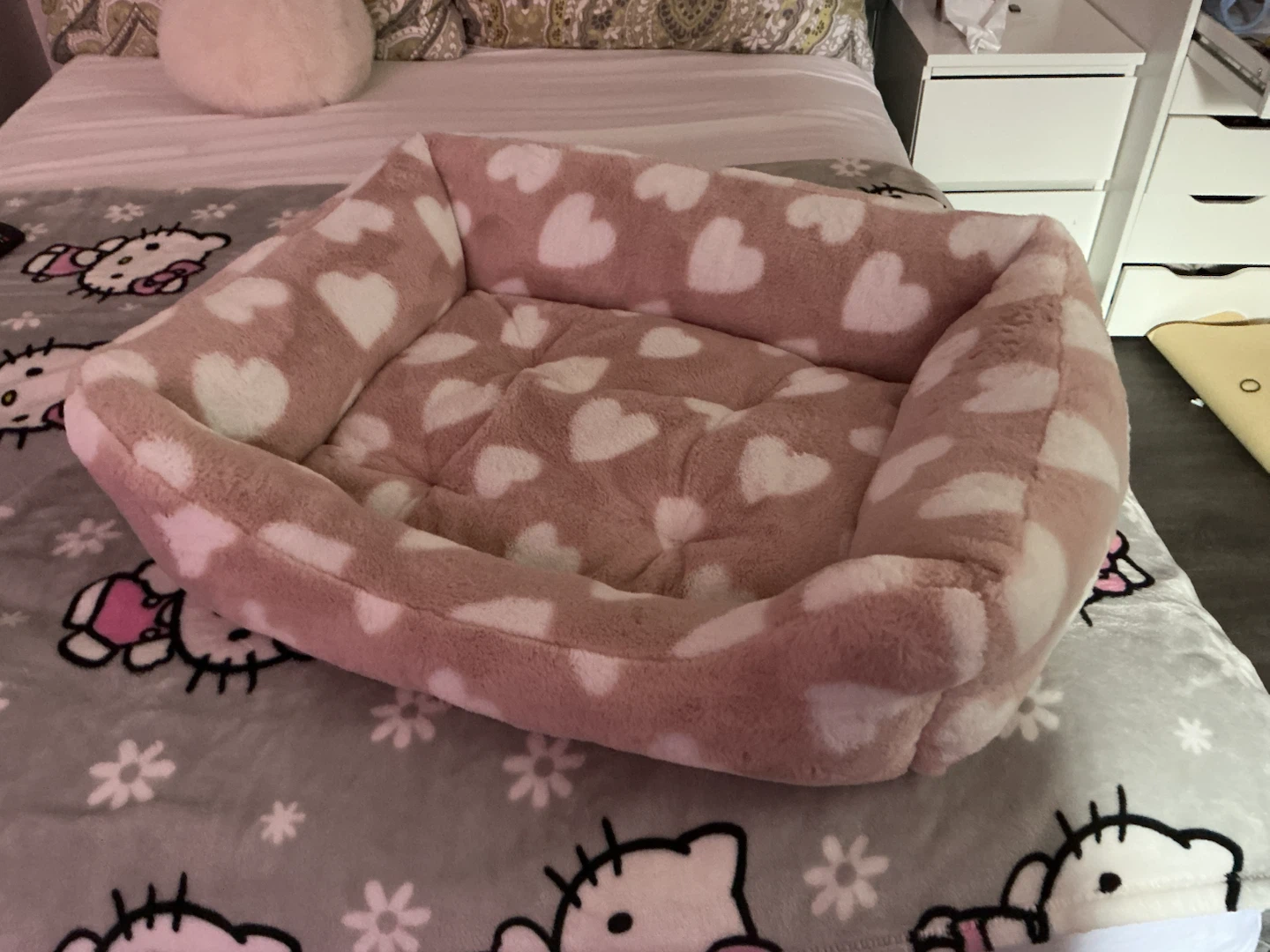 Metropolitan Pets Heart Print Dog Bed - photo 2
