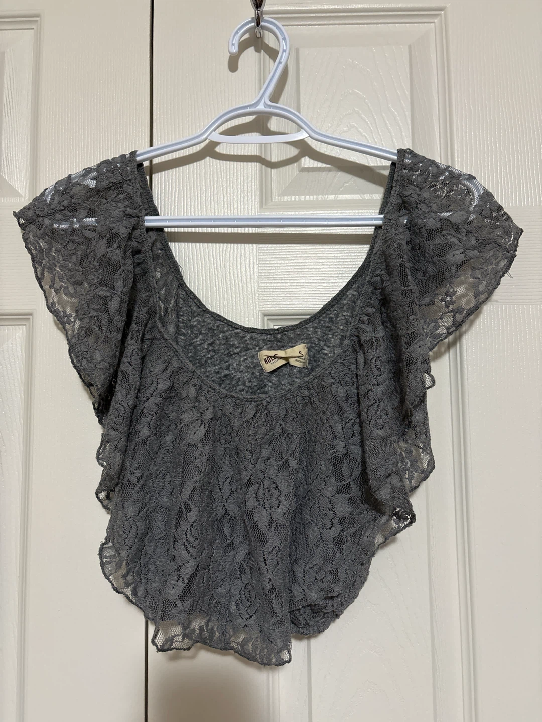 Hollister grey lace crop top size S