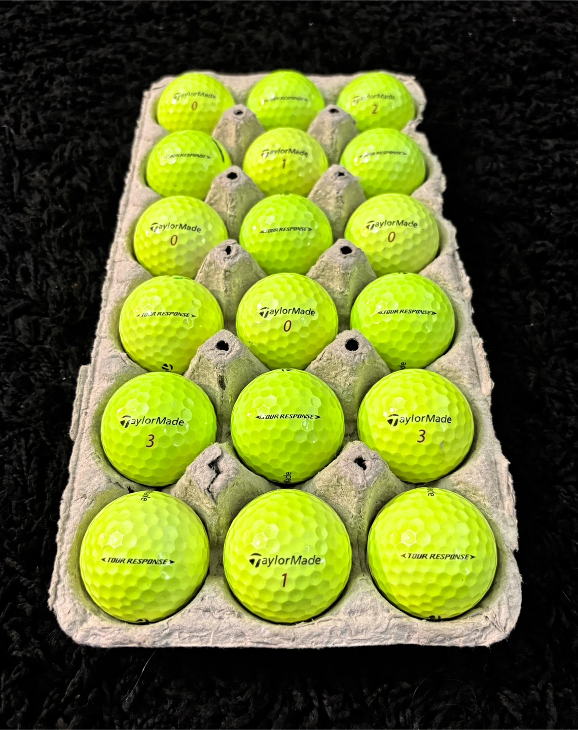 18 Taylormade Tour Response Yellow Golf Balls