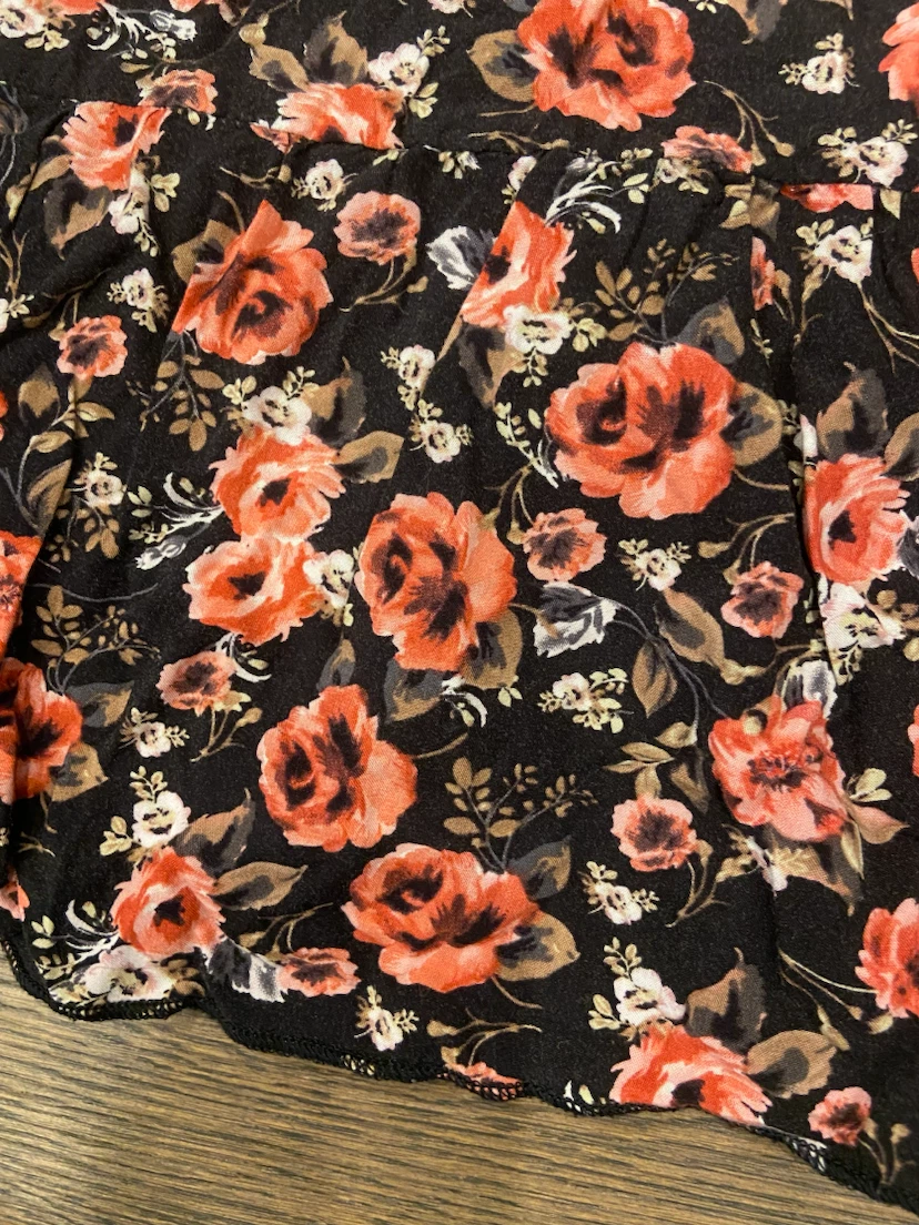 EUC: Garage Floral Peplum Sleeveless Top Size M - photo 4