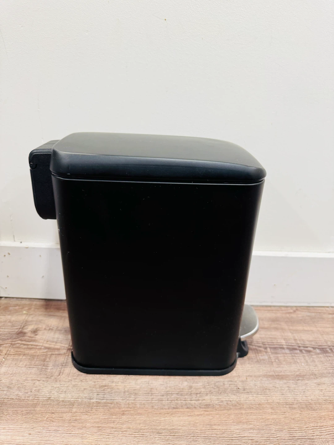 Small black step trash can - photo 2