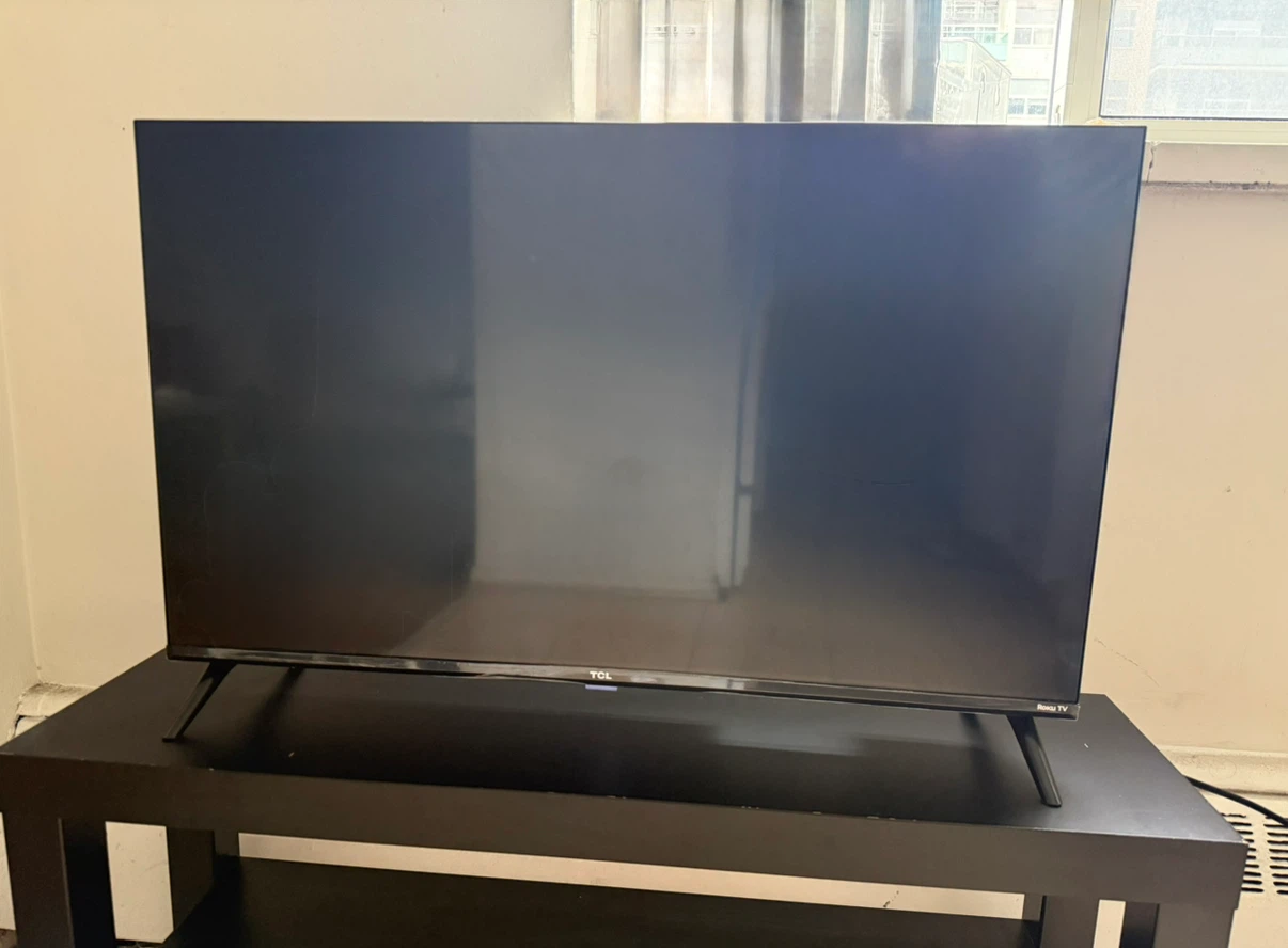 32” inches TCL Roku Smart TV with Remote - photo 2