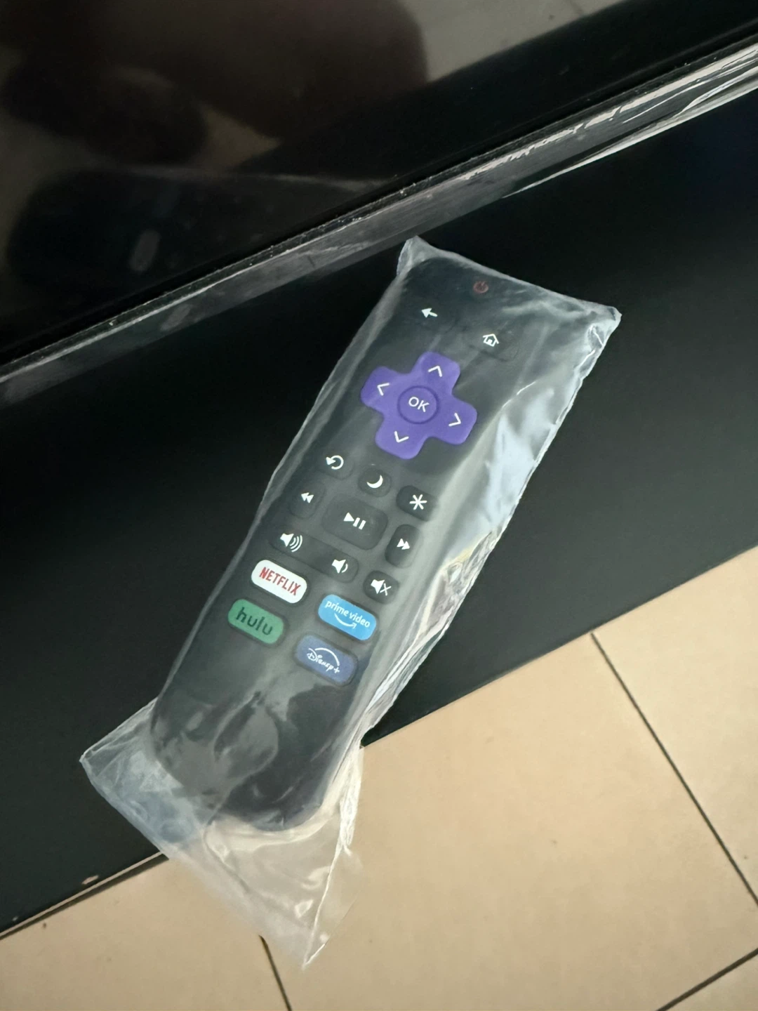 32” inches TCL Roku Smart TV with Remote - photo 3