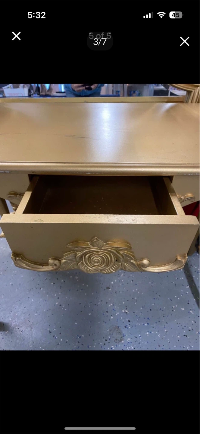 Gold Vanity Table with Ornate Mirror - photo 3
