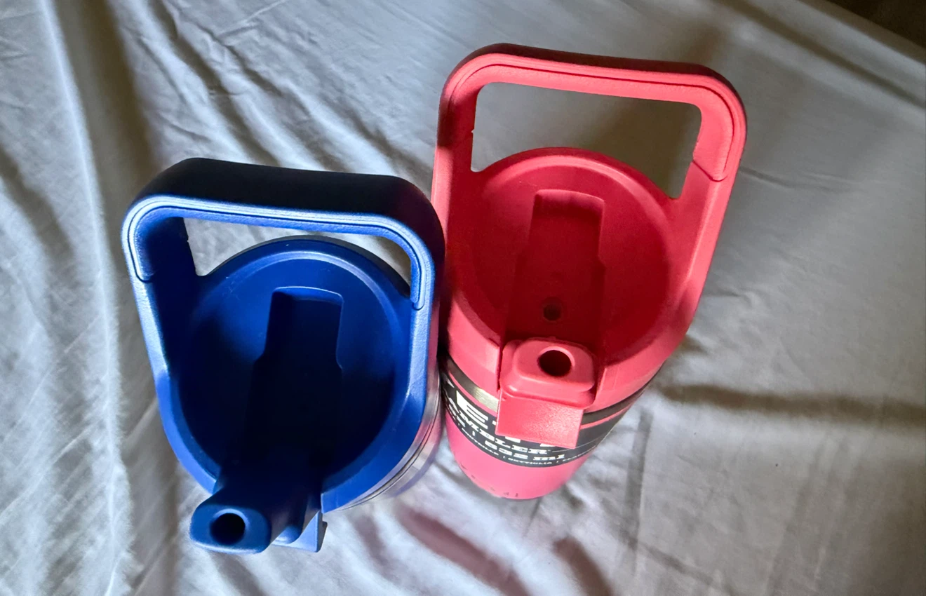 YETI Rambler 18 oz Water Bottles - Blue & Pink - BNWT - photo 3