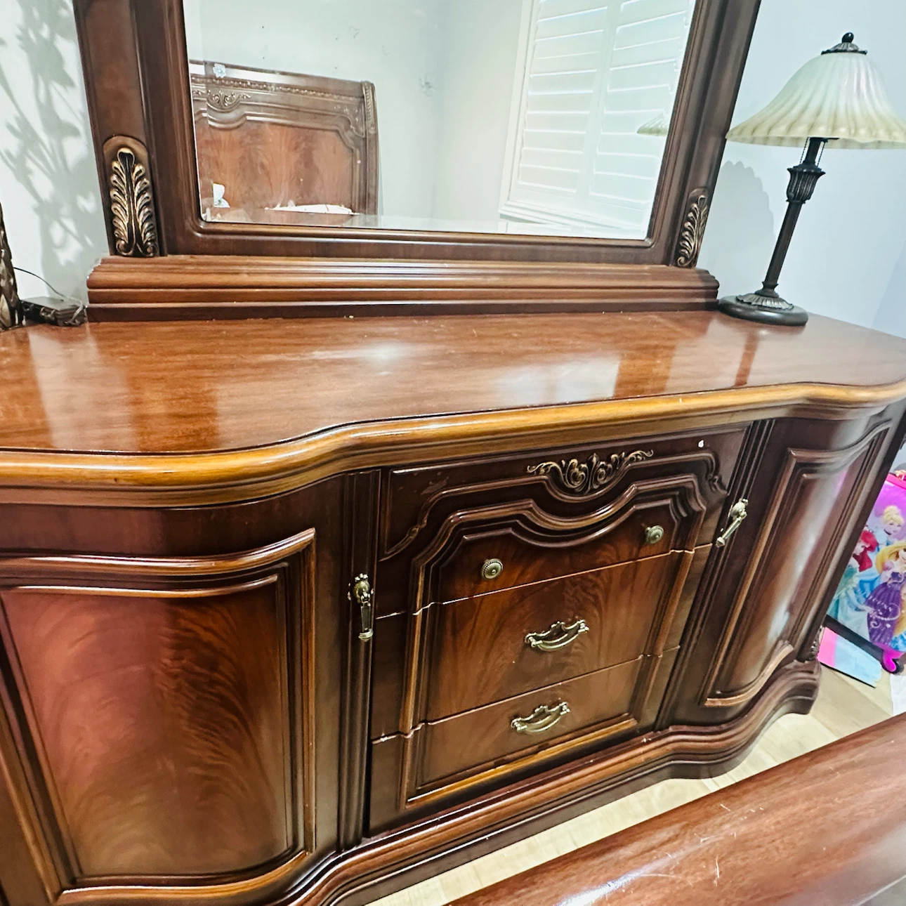 Italian solid Wood Dresser with Mirror - photo 3