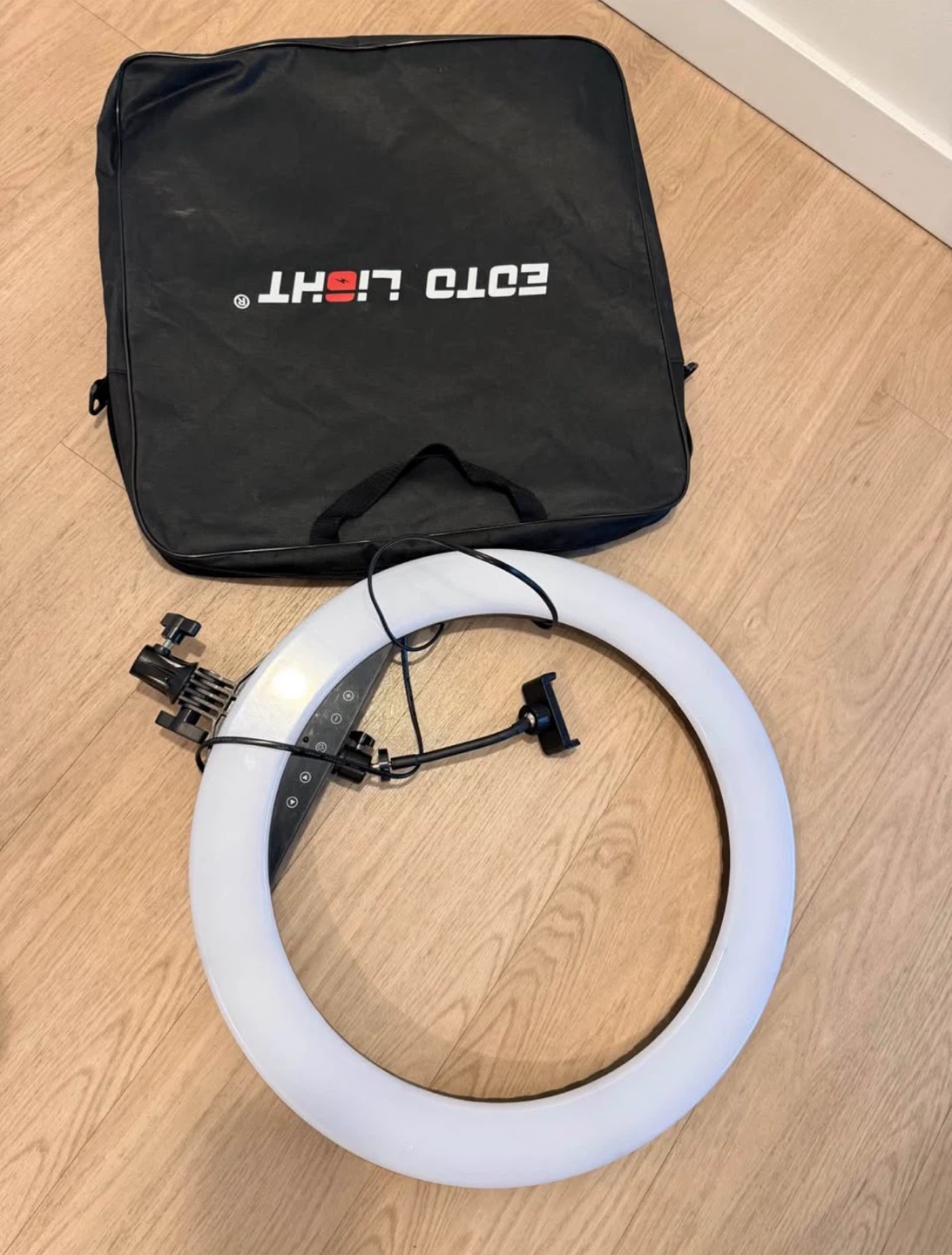 EOTO LIGHT 21S Ring Light