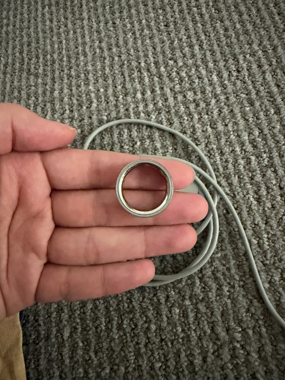 Oura ring 4 size 8 - photo 3