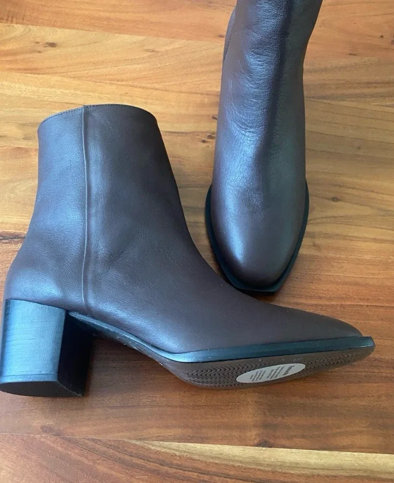 Poppy Barley Front Row Boots - Size 10