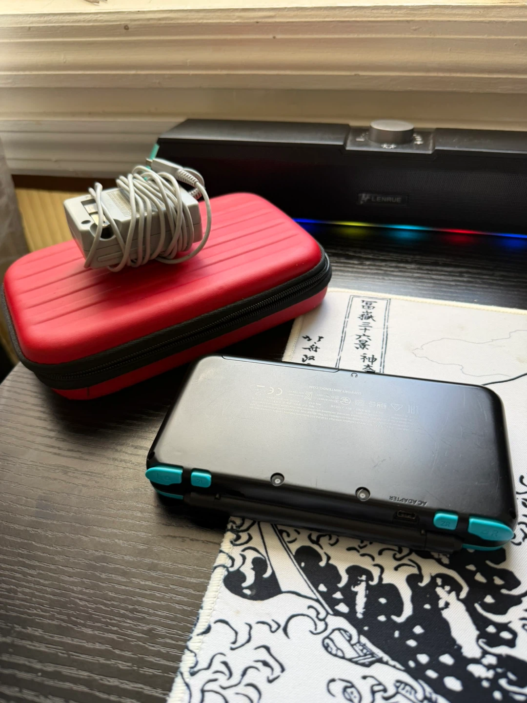 New Nintendo 2DS XL – Ready to Play + Original Charger+Stylus - photo 4