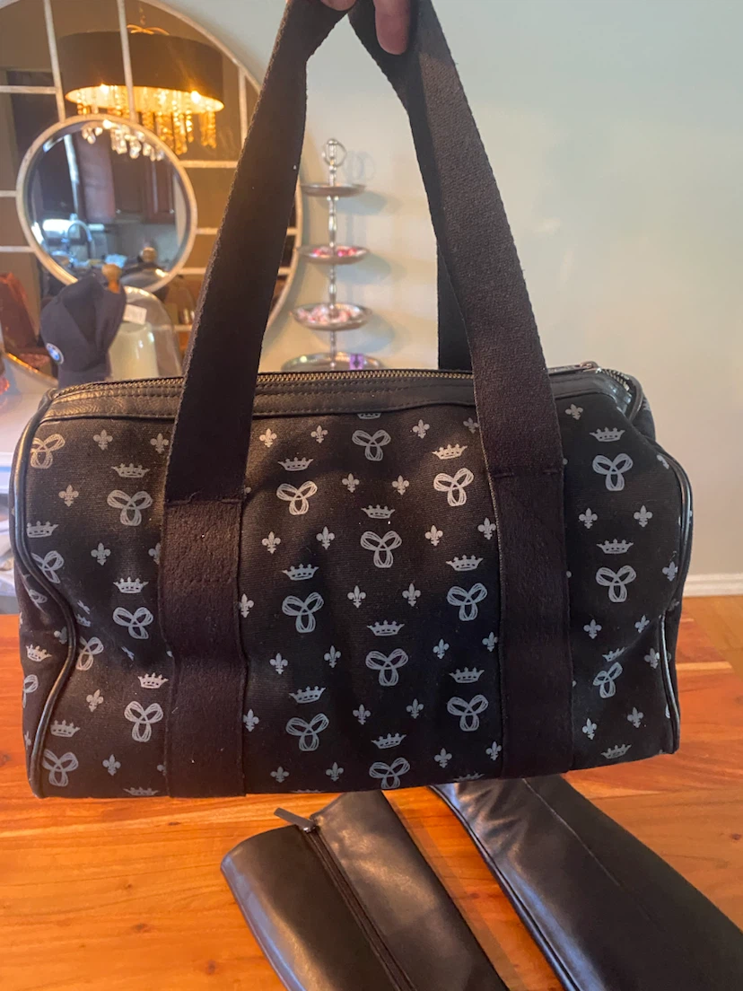 TNA Small  Duffle Bag with Crown and Bow Print - photo 4