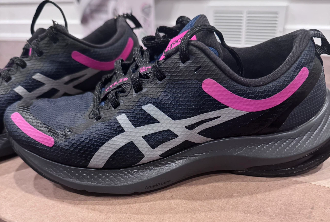 ASICS WTR 2D running shoes in black and pink - photo 3
