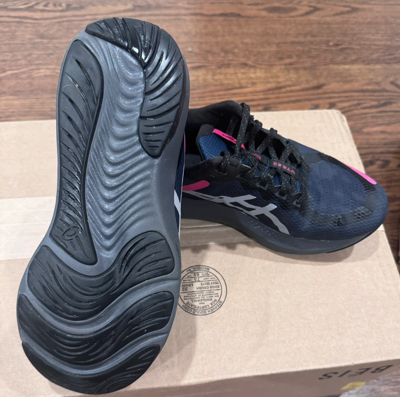 ASICS WTR 2D running shoes in black and pink - photo 5