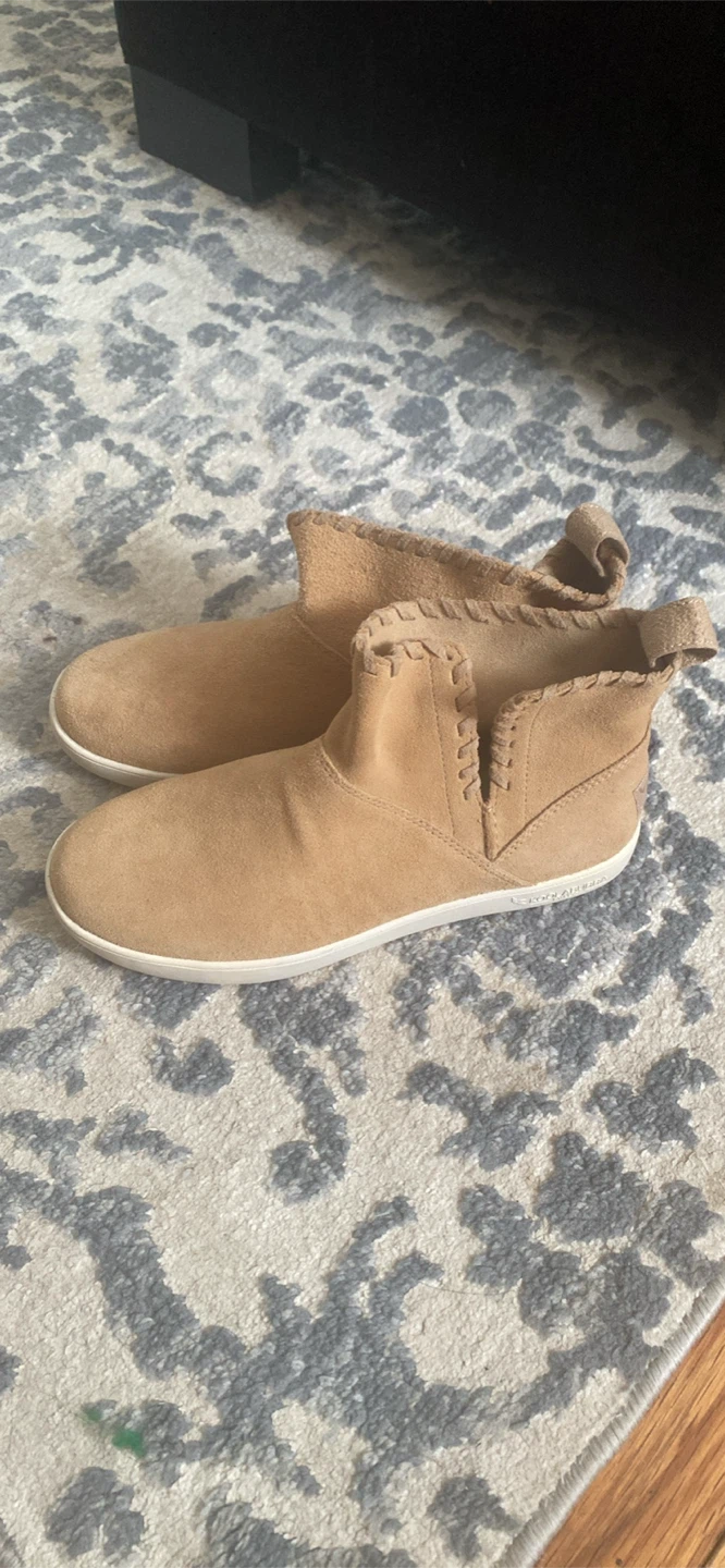Koolaburra by UGG Tan Suede Ankle Boots