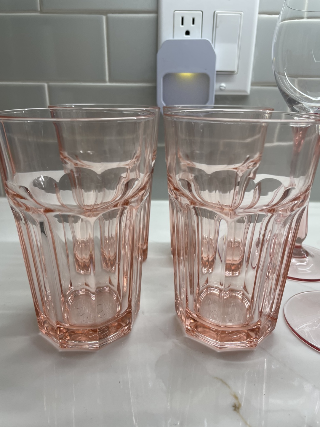 Pink wine glasses & drinking glasses - photo 2