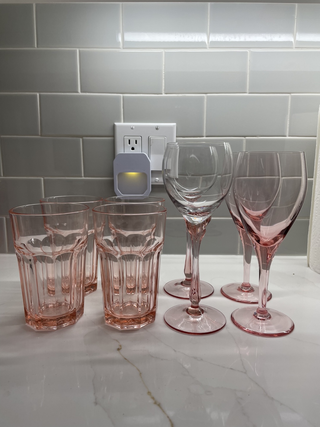 Pink wine glasses & drinking glasses