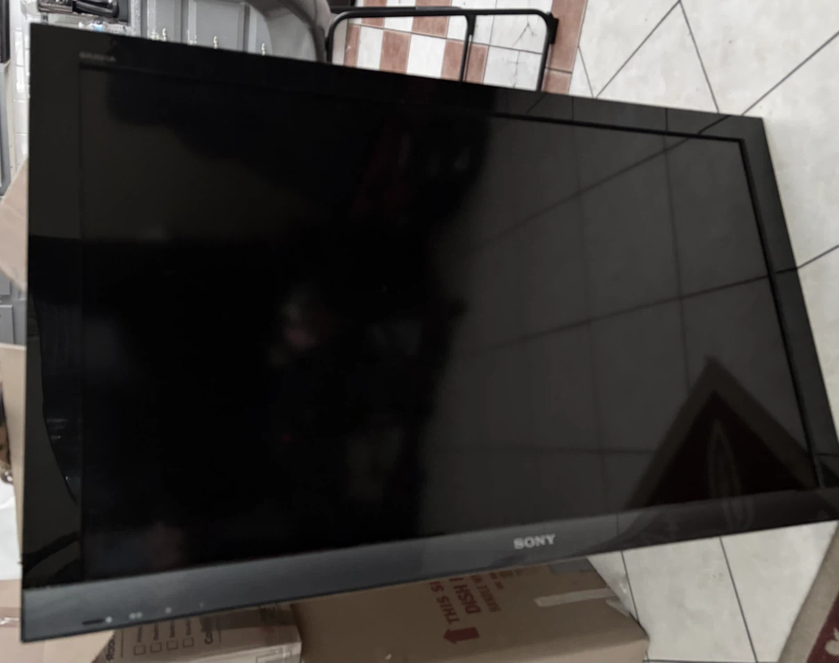 Sony Flat Screen TV - photo 2