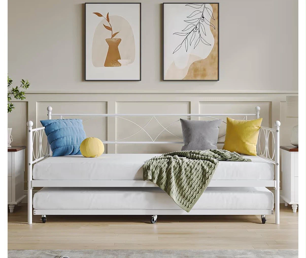 White Metal Twin Daybed with Pull-Out Trundle Frame