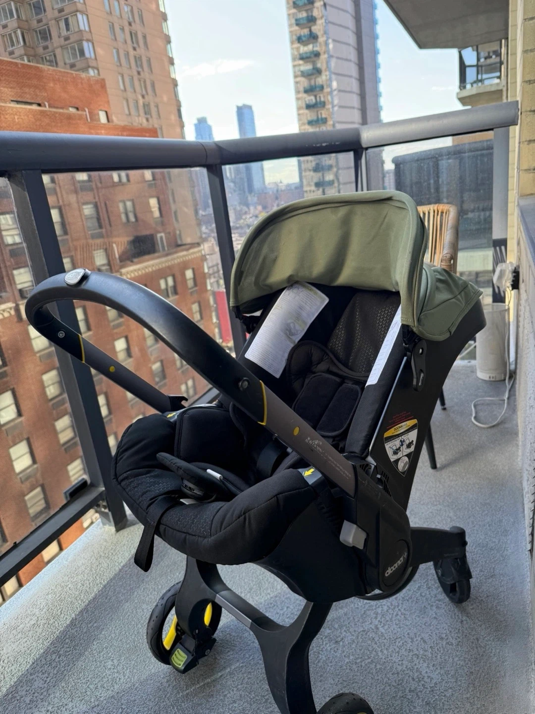Doona Infant Car Seat and Stroller - Gray - photo 2