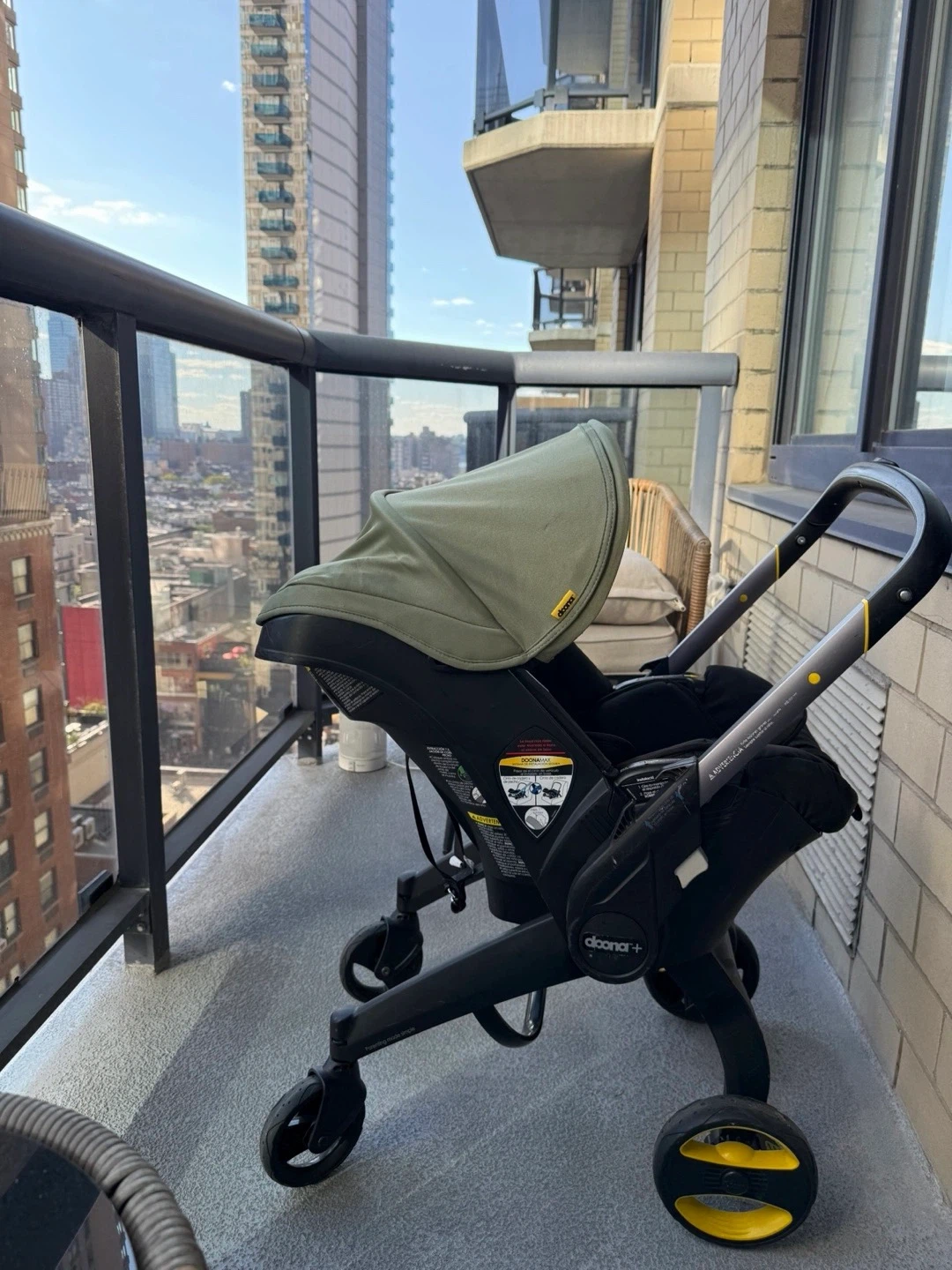 Doona Infant Car Seat and Stroller - Gray - photo 4