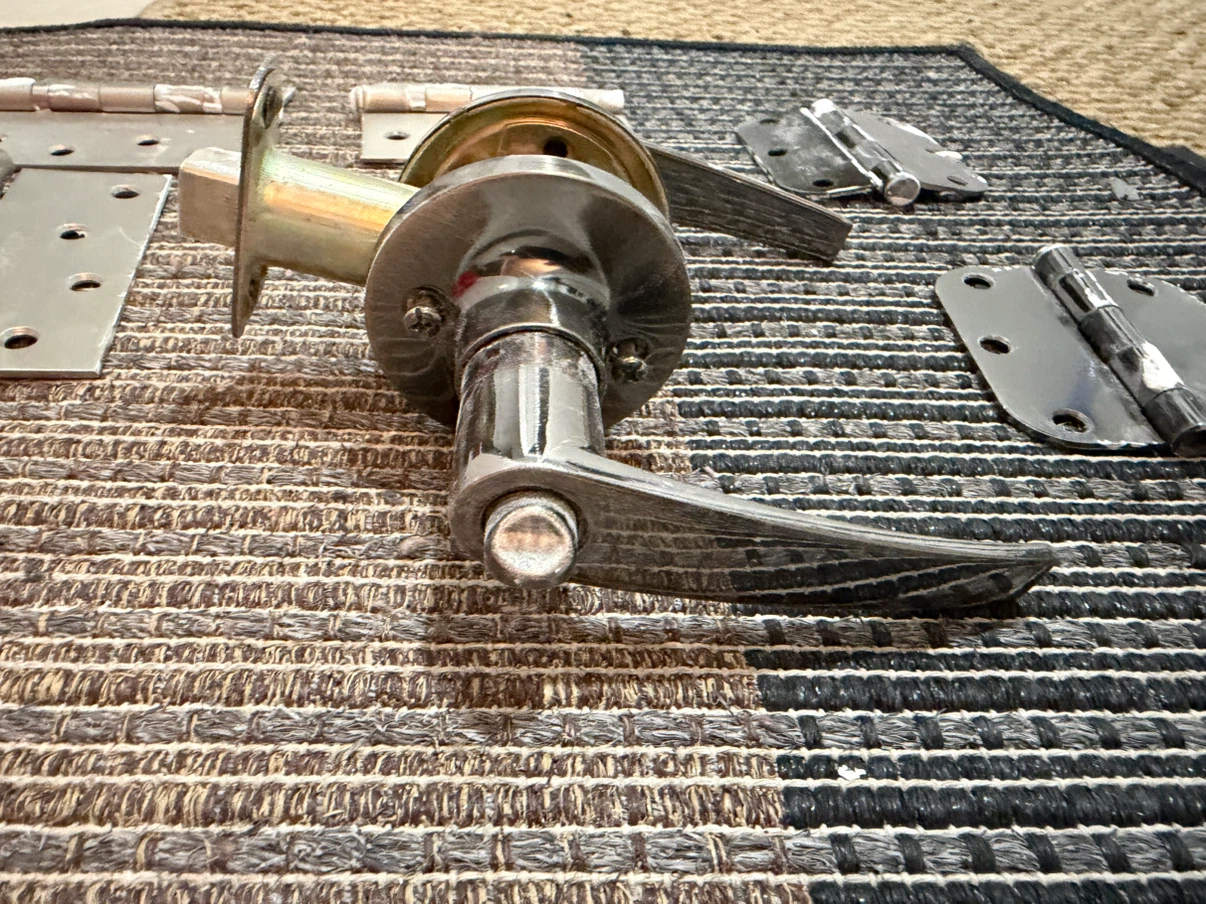Door Lever Handle and Hinges Set
