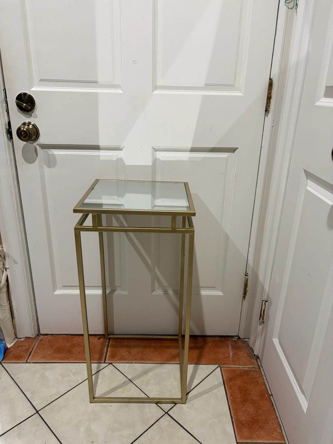Gold Metal and Mirrored Top Pedestal Stand