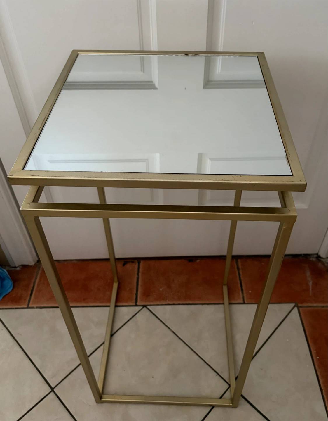 Gold Metal and Mirrored Top Pedestal Stand - photo 2
