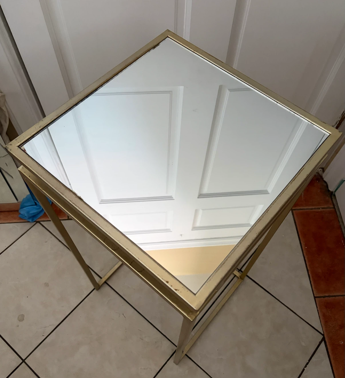 Gold Metal and Mirrored Top Pedestal Stand - photo 4