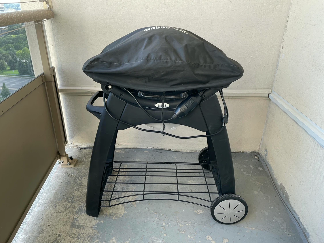 Weber Q 2400 Electric Barbecue