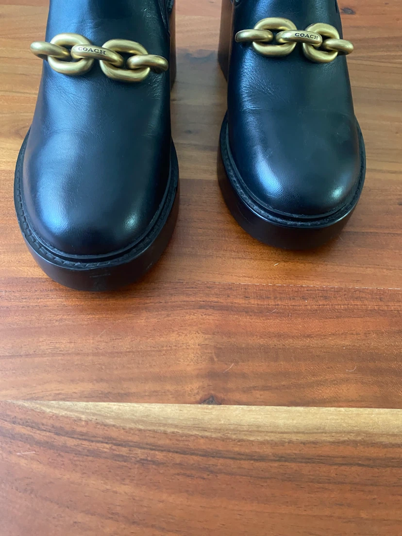 COACH Black Leather Chelsea Boots with Gold Chain Detail - photo 2