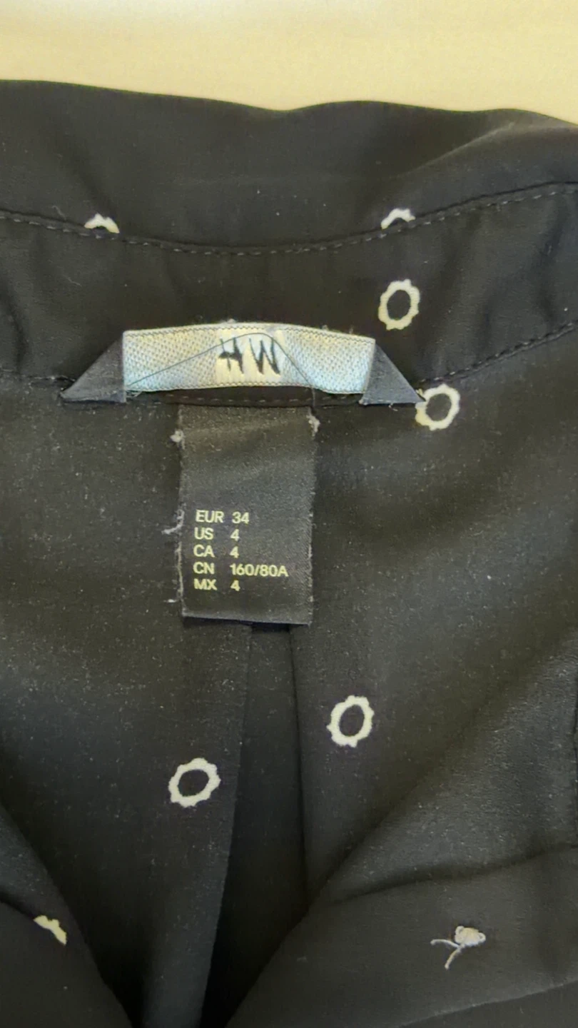 H&M Blouse- Size US 4 - photo 2