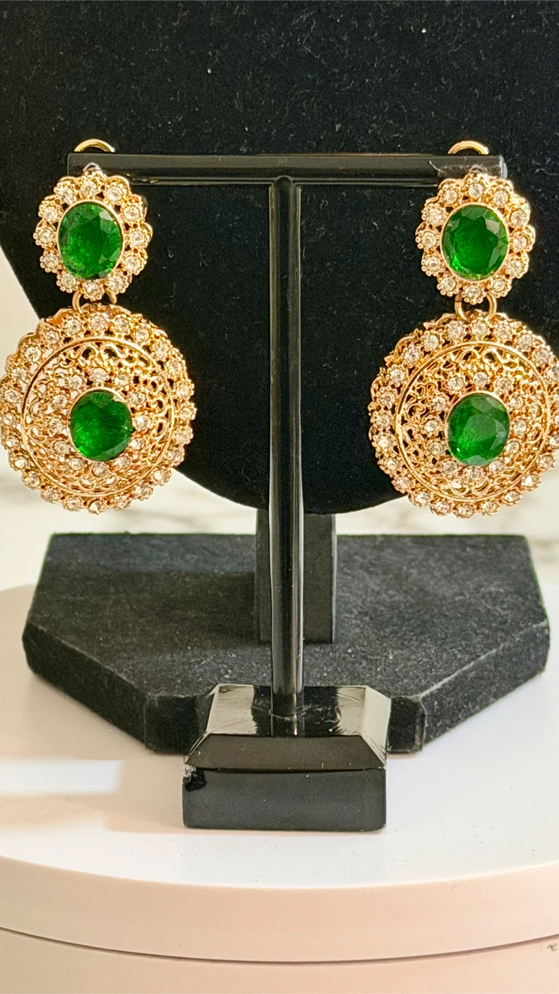Gold Tone Necklace and Earring Set with Green Stones - photo 3