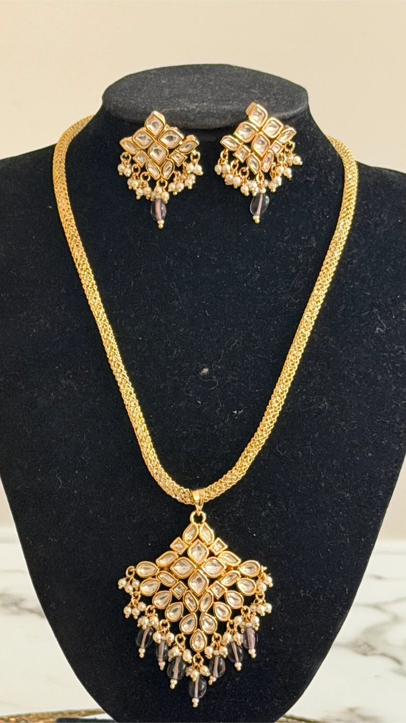 Gold-tone tayani Pendat Set with Pearls and Beads