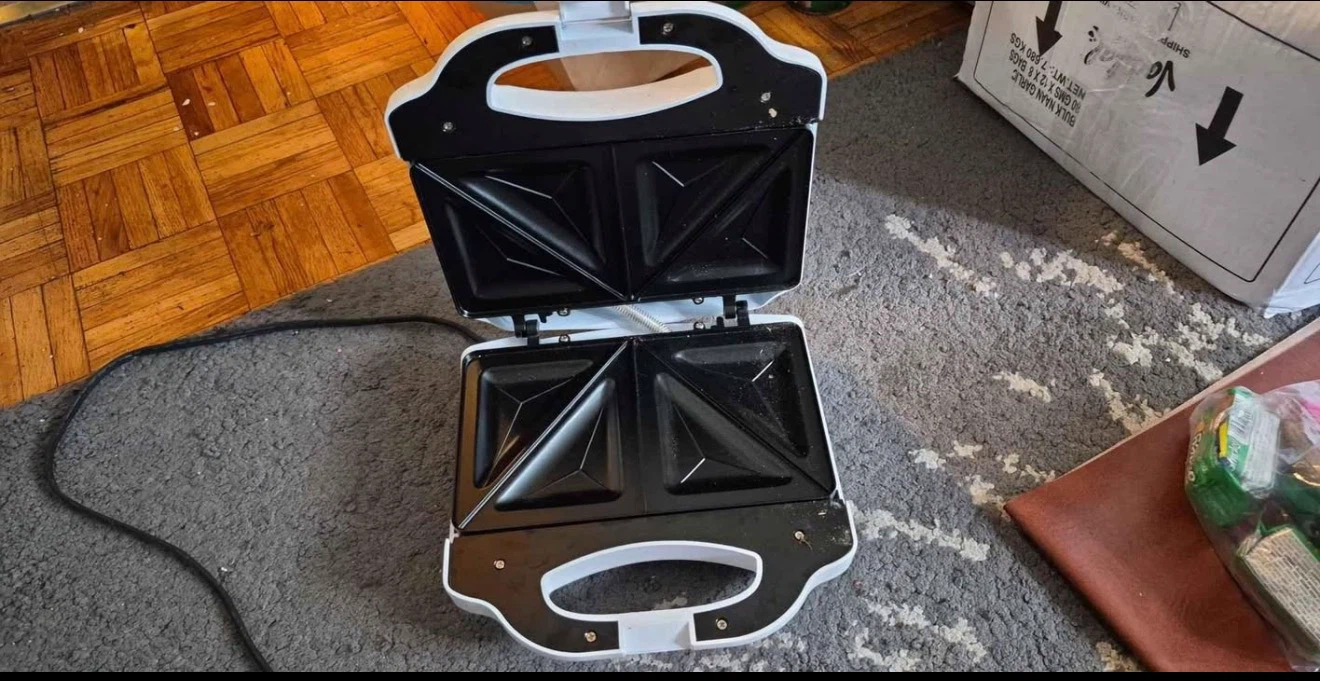 White Sandwich Maker - photo 2