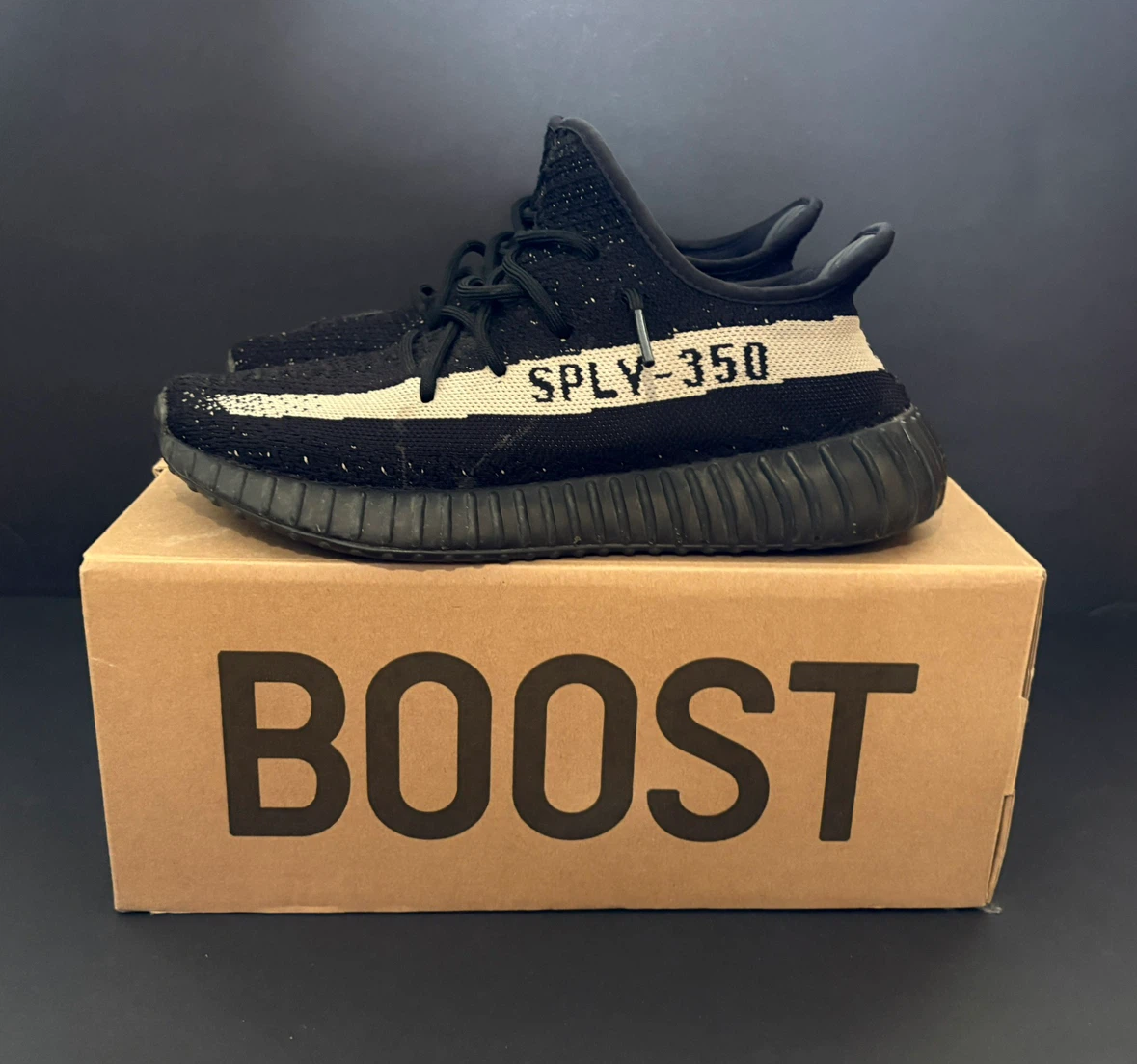 Yeezy 350 V2 Oreo Size 9