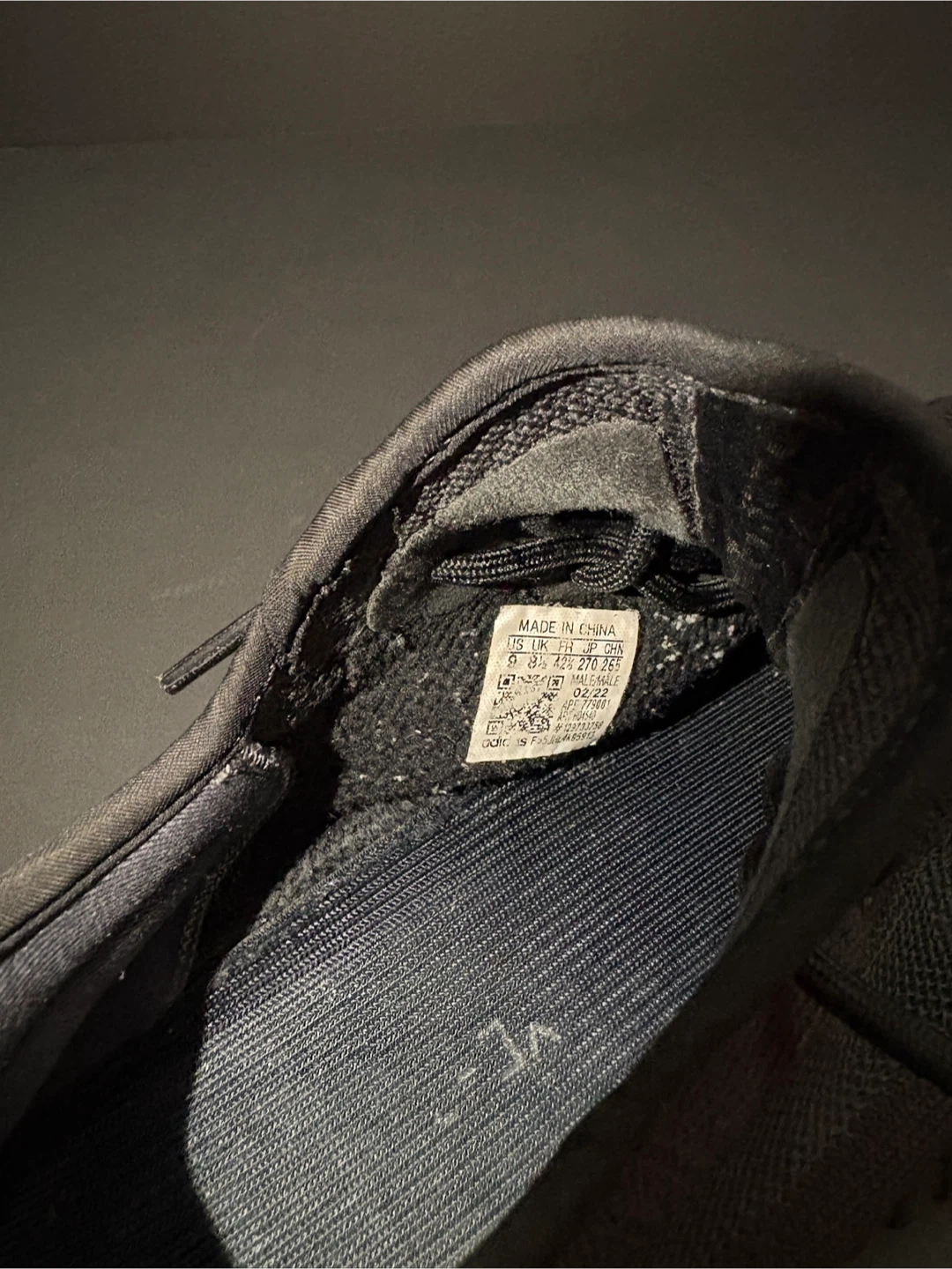 Yeezy 350 V2 Oreo Size 9 - photo 5