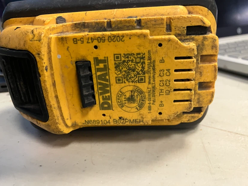 DeWalt FLEXVOLT 20V/60V MAX 9Ah Lithium Ion Battery - photo 2
