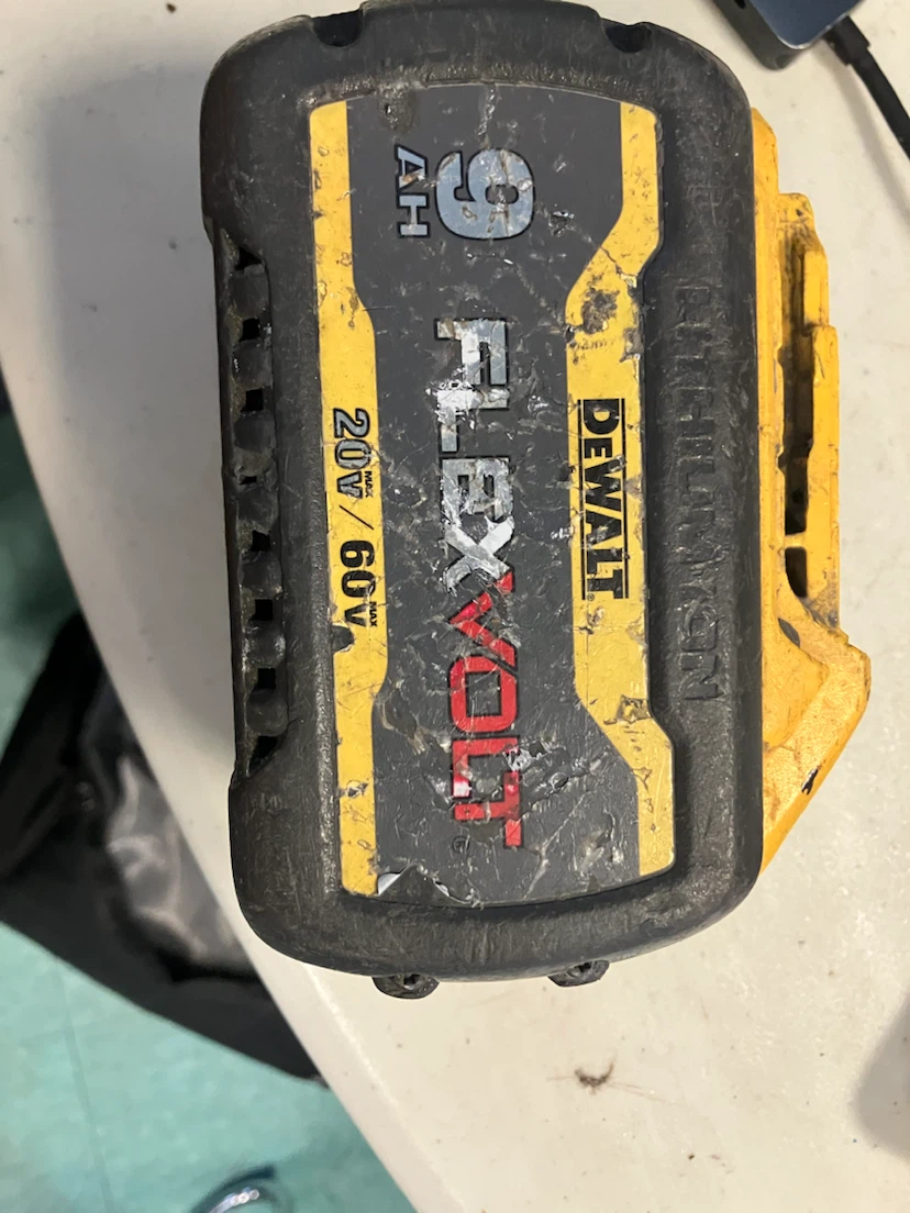DeWalt FLEXVOLT 20V/60V MAX 9Ah Lithium Ion Battery - photo 4