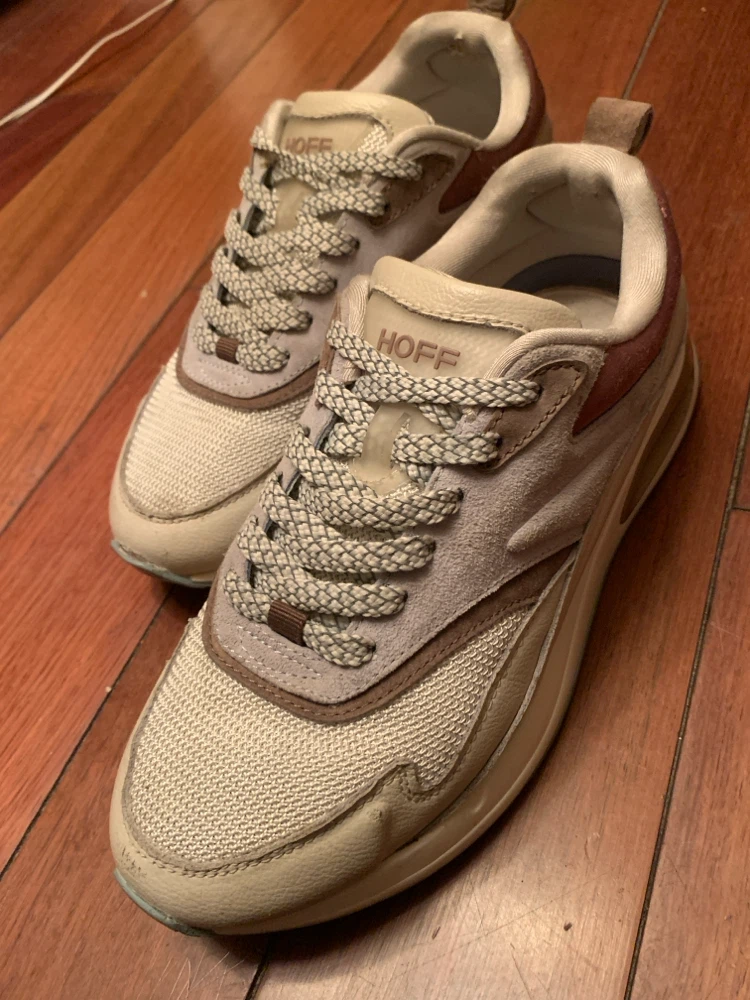 HOFF Sneakers size 9 woman’s