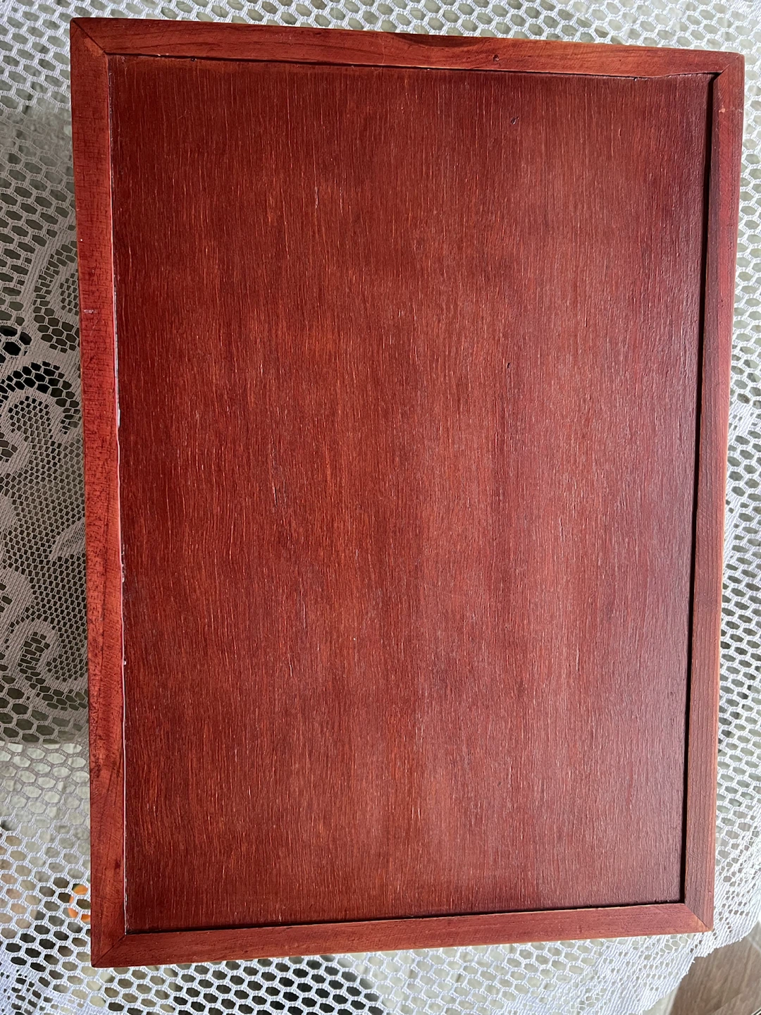 Reddish brown wooden tray with woven bamboo base - photo 2