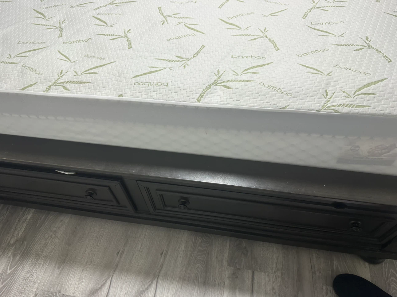 King size bed mattress not included - photo 2
