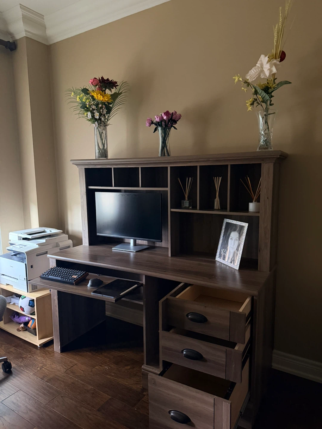 Wood finish computer desk with hutch - photo 5