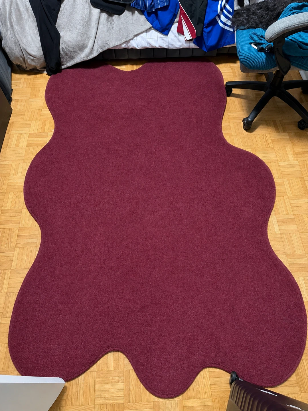 Amorphous Berry Red Rug - photo 2