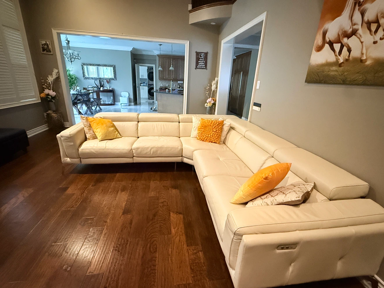 Cream leather power reclining sectional sofa - photo 3