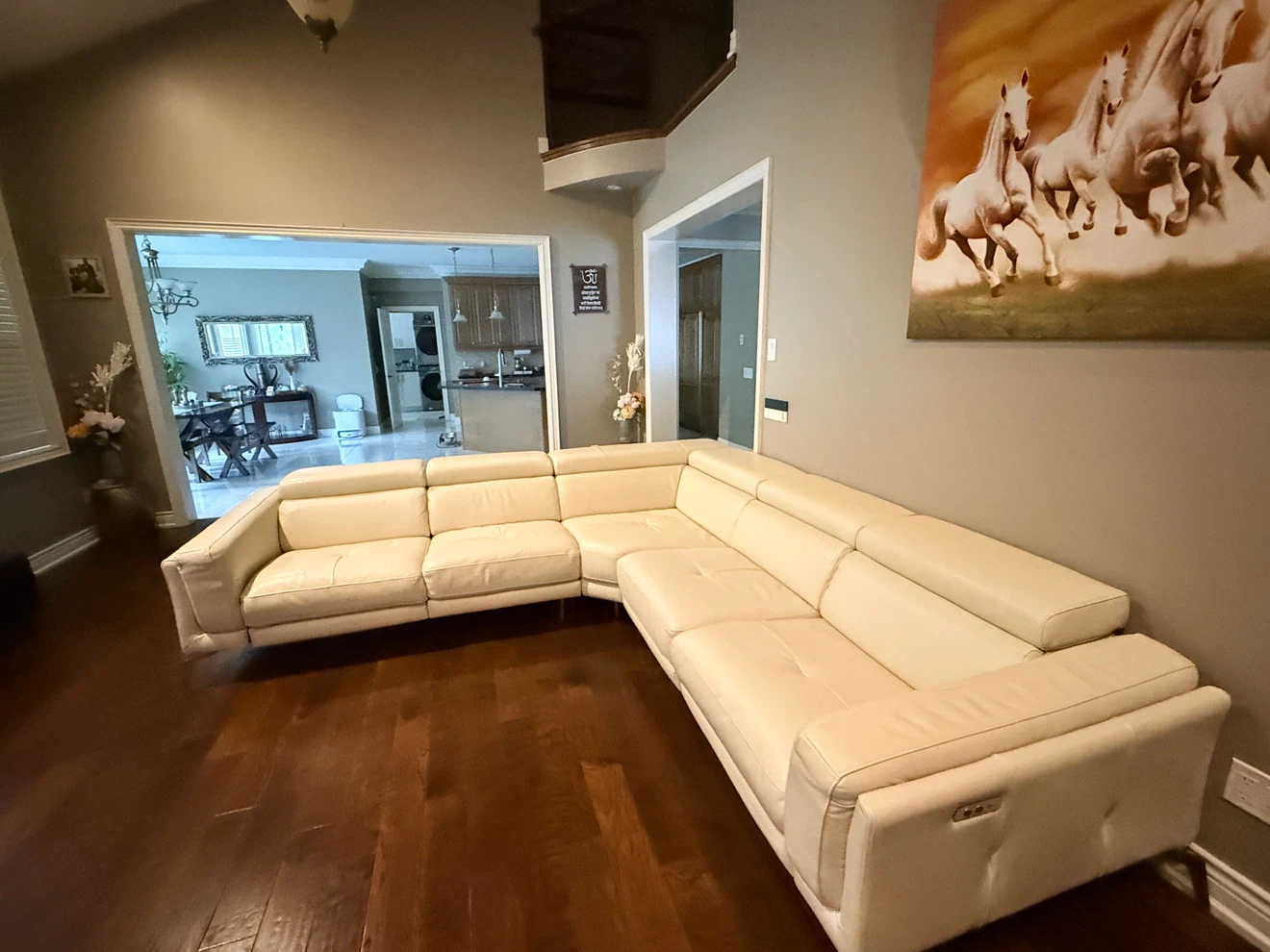Cream leather power reclining sectional sofa - photo 4