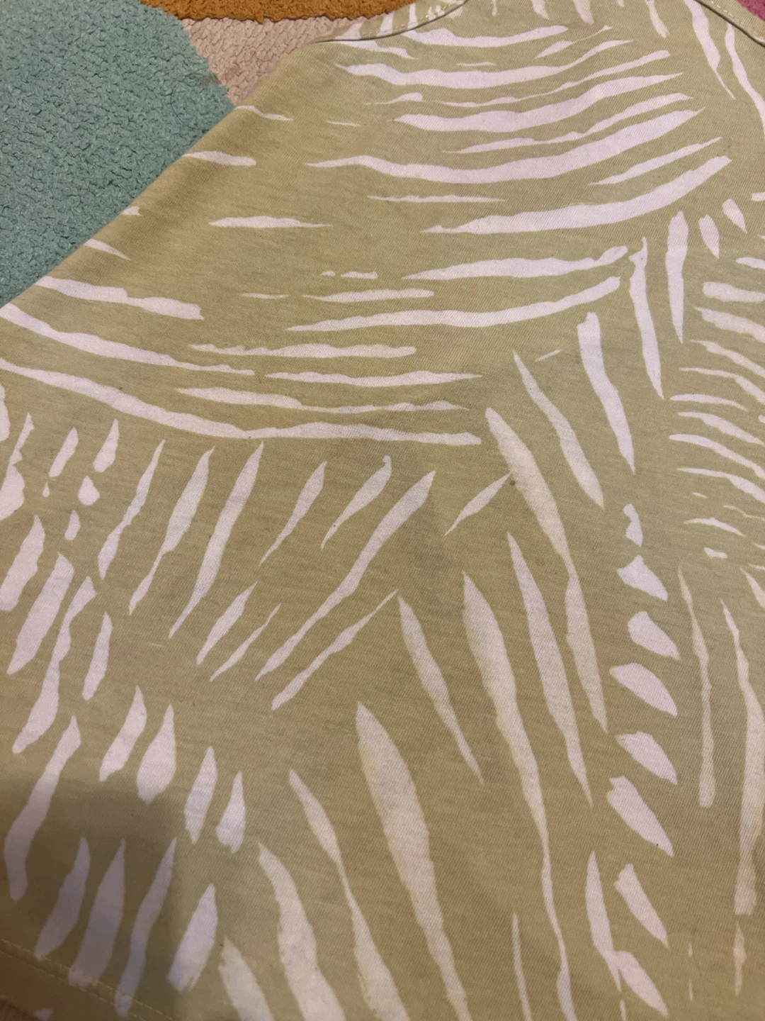 Green and White Leaf Print Tank Top - photo 5